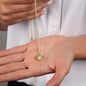 Collier avec nœud d'amour et carte sans message