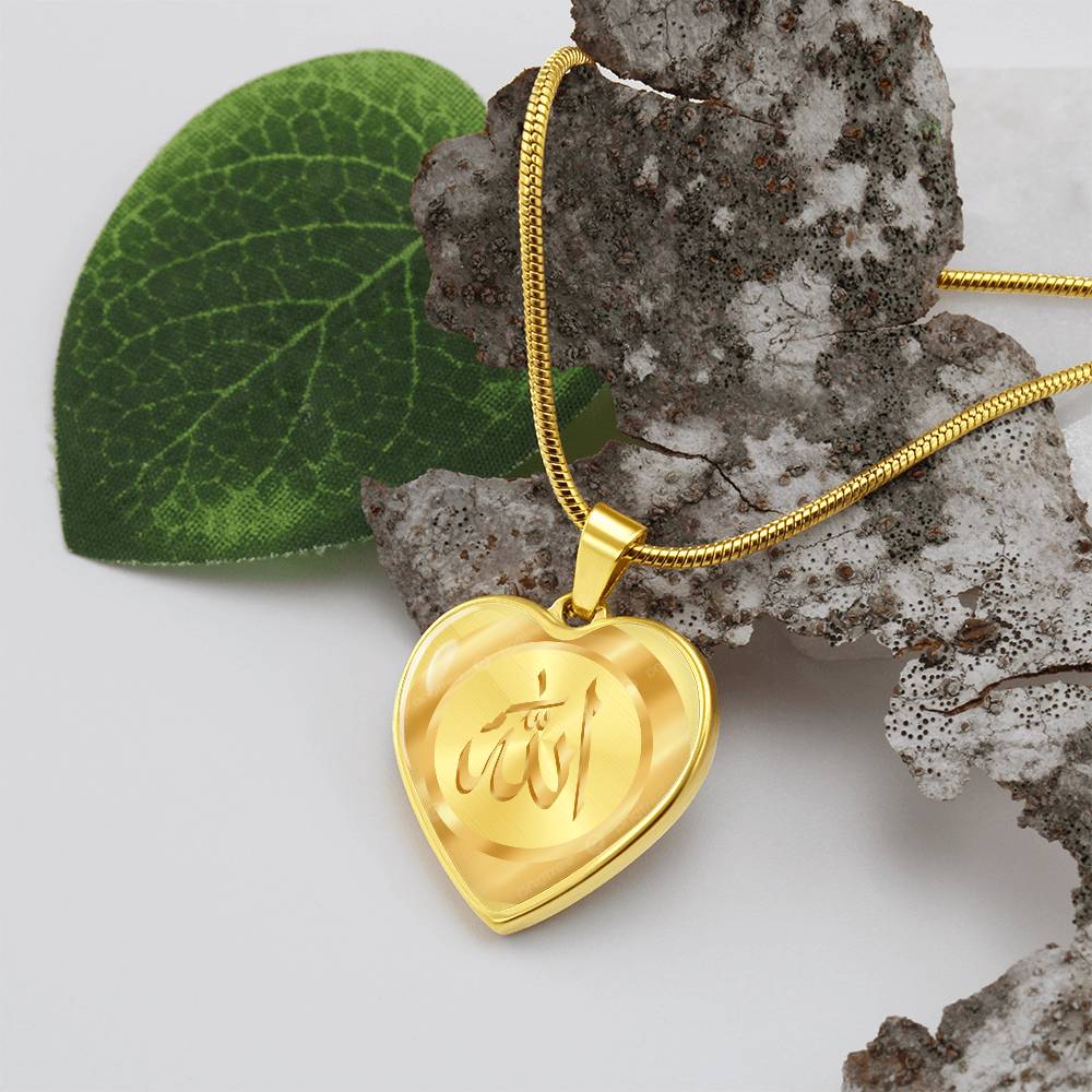 Luxury graphic heart necklace