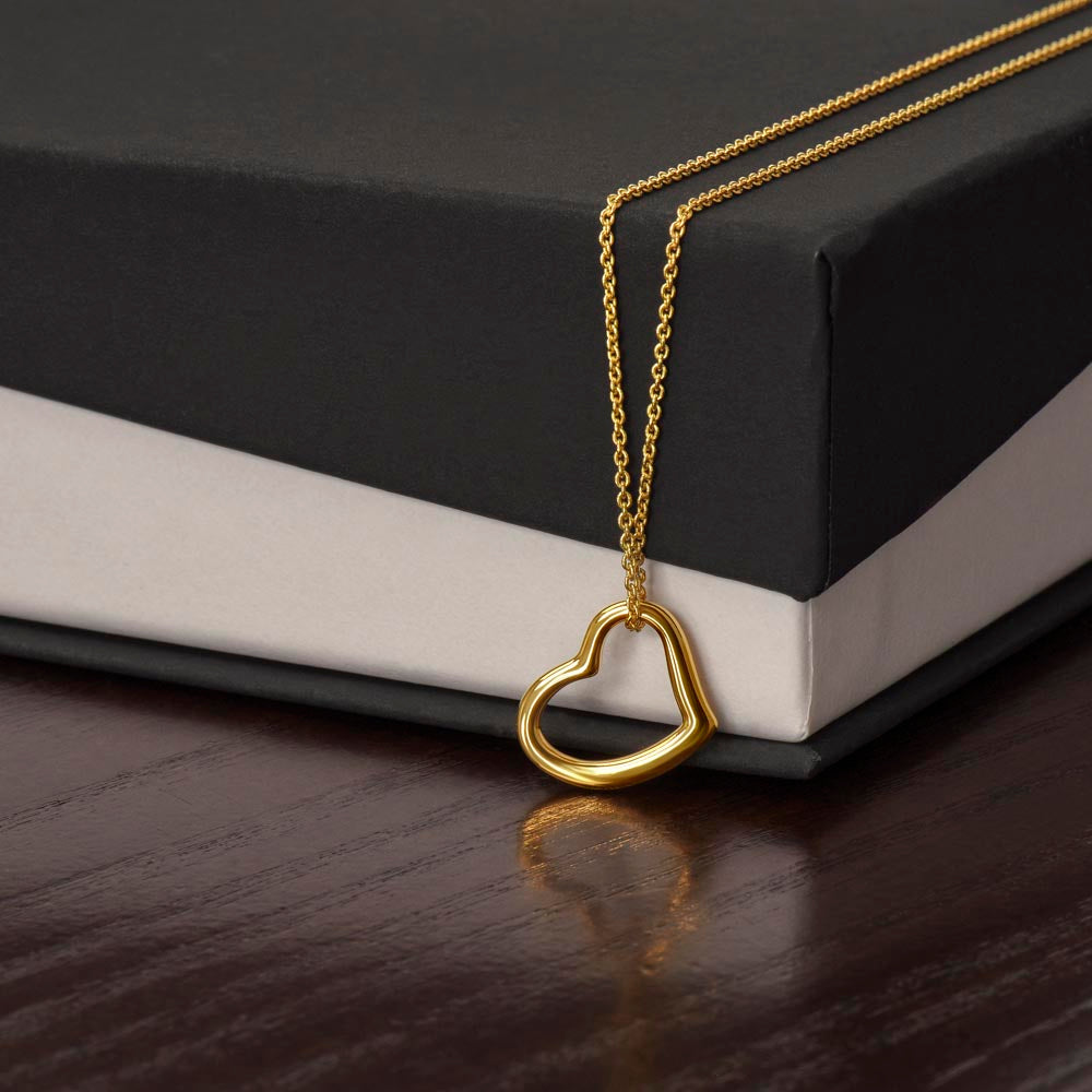 Delicate heart necklace with card without message 