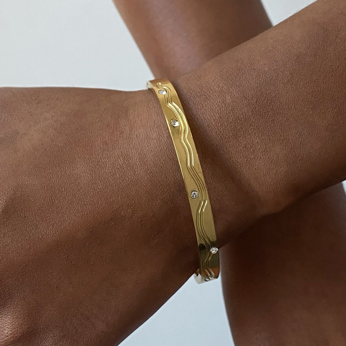 Bracelet à boucle en acier inoxydable et zircon européen et américain